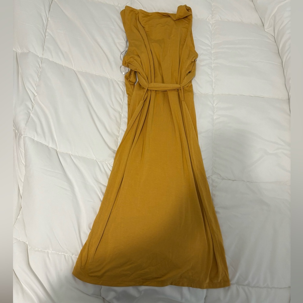 Yellow Dress - Picture 2 of 4